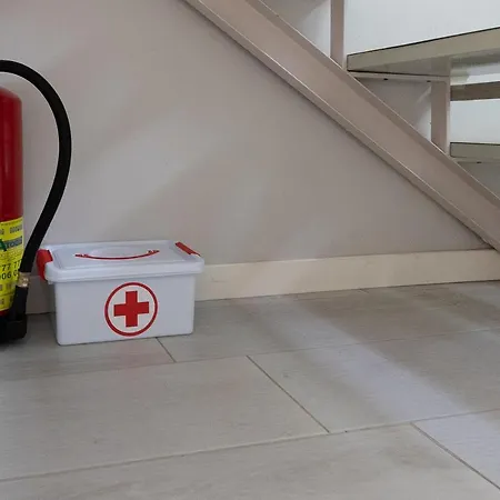 Apartman Detached 3-story Home, Seafront And