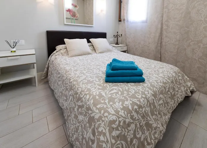 Detached 3-story Home, Seafront And Playa de las Américas