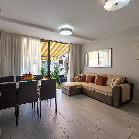 Detached 3-story Home, Seafront And Playa de las Americas (Tenerife)