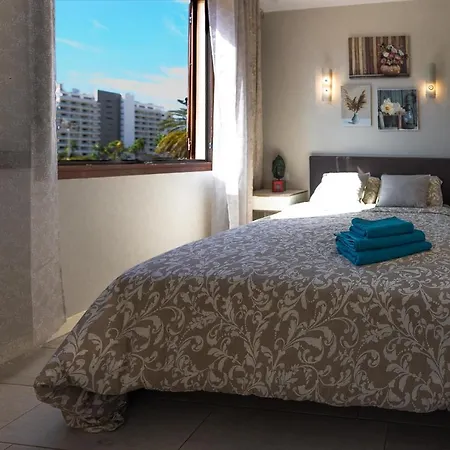 Apartment Detached 3-Story Home, Seafront And Central *