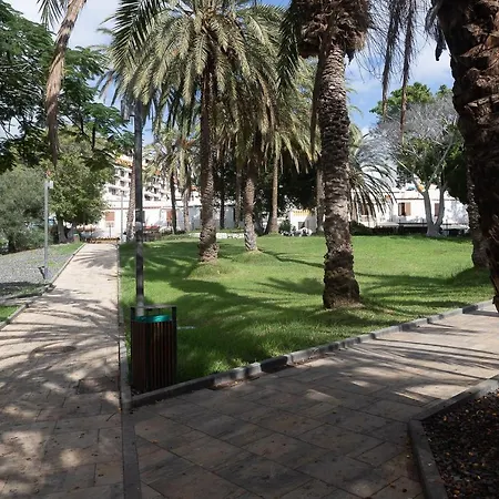 Detached 3-Story Home, Seafront And Central Apartment