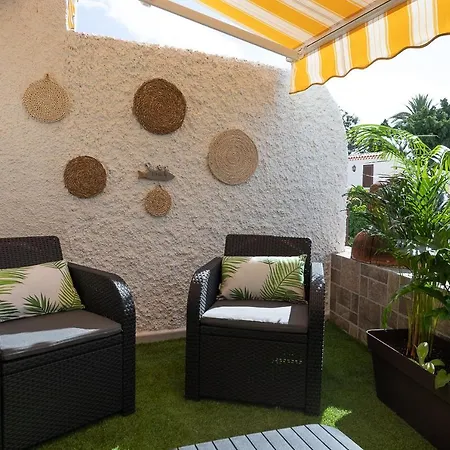 Detached 3-Story Home, Seafront And Central *