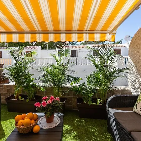 Detached 3-Story Home, Seafront And Central Apartment