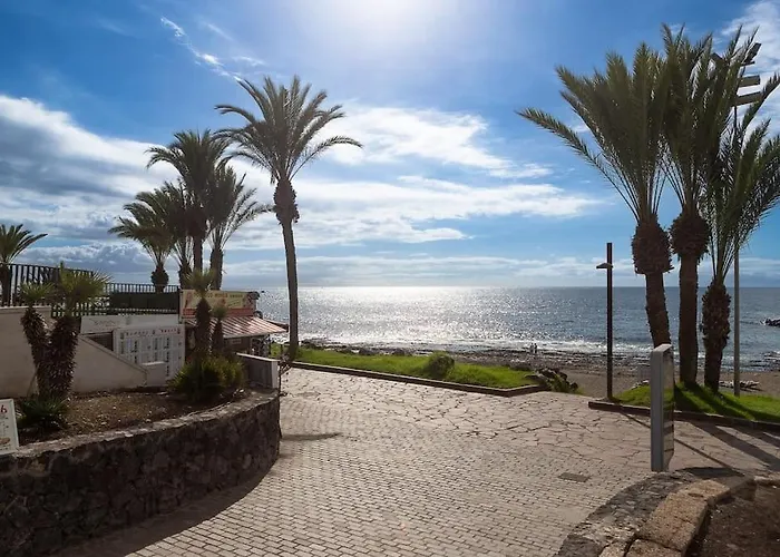 公寓 Detached 3-story Home, Seafront And