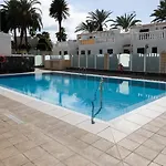 Daire Detached 3-story Home, Seafront And Playa de las Américas