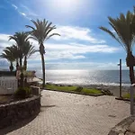 Daire Detached 3-story Home, Seafront And