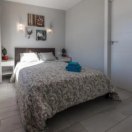 Detached 3-story Home, Seafront And * Playa de las Americas (Tenerife)