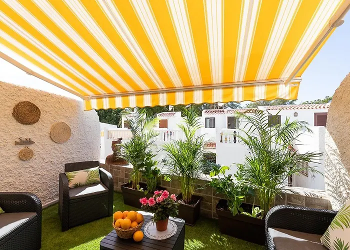 Detached 3-story Home, Seafront And Апартаменты *